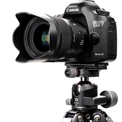 1017020_C.jpg - Benro 70mm Arca-Swiss Plate with Smartphone Adapter - Image 3