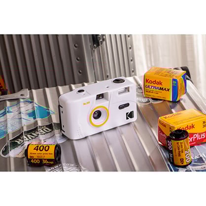 kodak m38 35mm film camera with flash