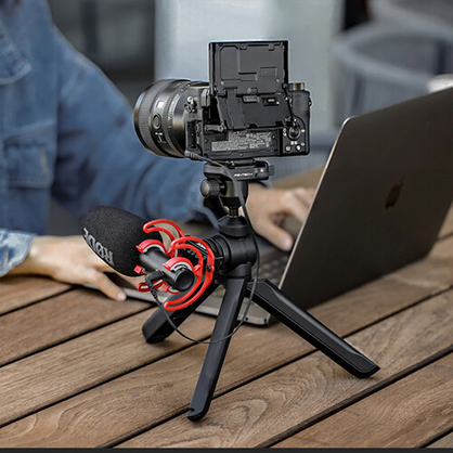 1021200_B.jpg - PGYTECH MantisPod 2.0 Vlogging Tripod with Ball Head and Remote Kit (Black) - Image 2