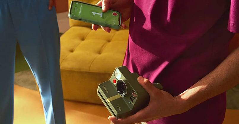 1021490_B.jpg - Polaroid Now+ Generation 2 i-Type Instant Camera + 5 lens filters Black - Image 2