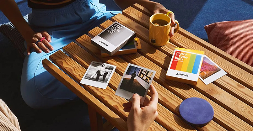 1021490_E.jpg - Polaroid Now+ Generation 2 i-Type Instant Camera + 5 lens filters Black - Image 5