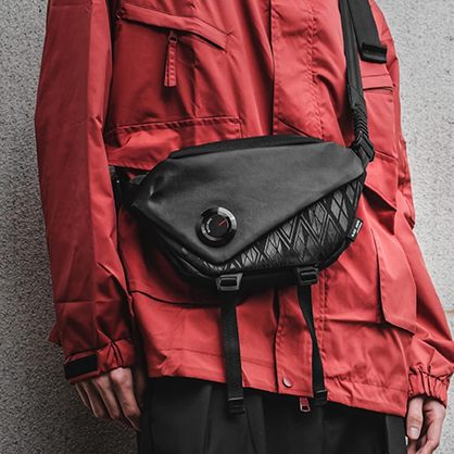 1022370_A.jpg - VSGO V-BP05 Black Snipe 3L Messenger Bag - Image 1