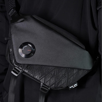 1022370_B.jpg - VSGO V-BP05 Black Snipe 3L Messenger Bag - Image 2