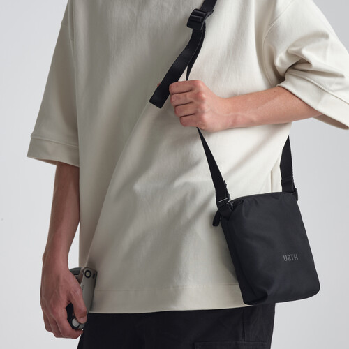 1023030_B.jpg - Urth Andesite Camera Pouch (Black, 2L) - Image 2