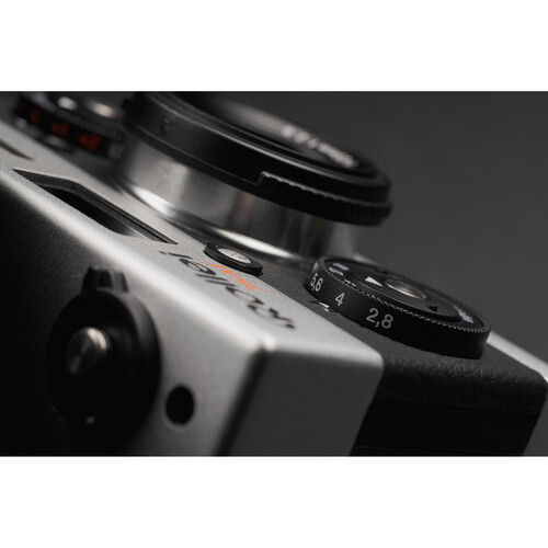 1024580_B.jpg - Rollei 35AF 35mm Film Camera Chrome - Image 2