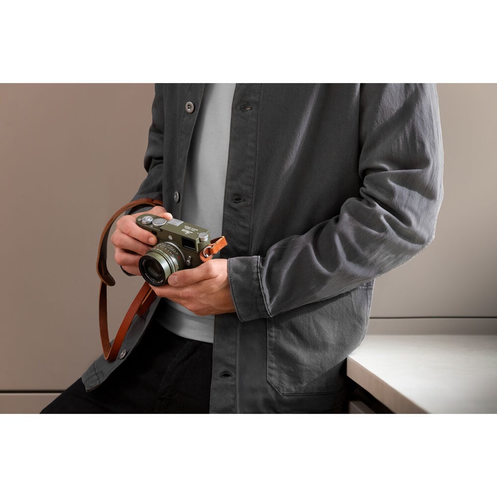 1025870_B.jpg - Leica Summilux-M 35mm f/1.4 ASPH. Lens (Leica M, Safari Green) - Image 2