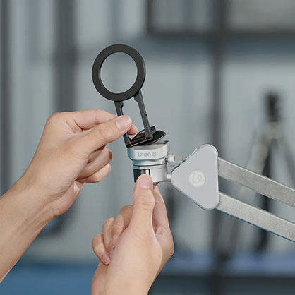 1025890_D.jpg - Ulanzi MA50 Magnetic Phone Holder - Thumbnail 4