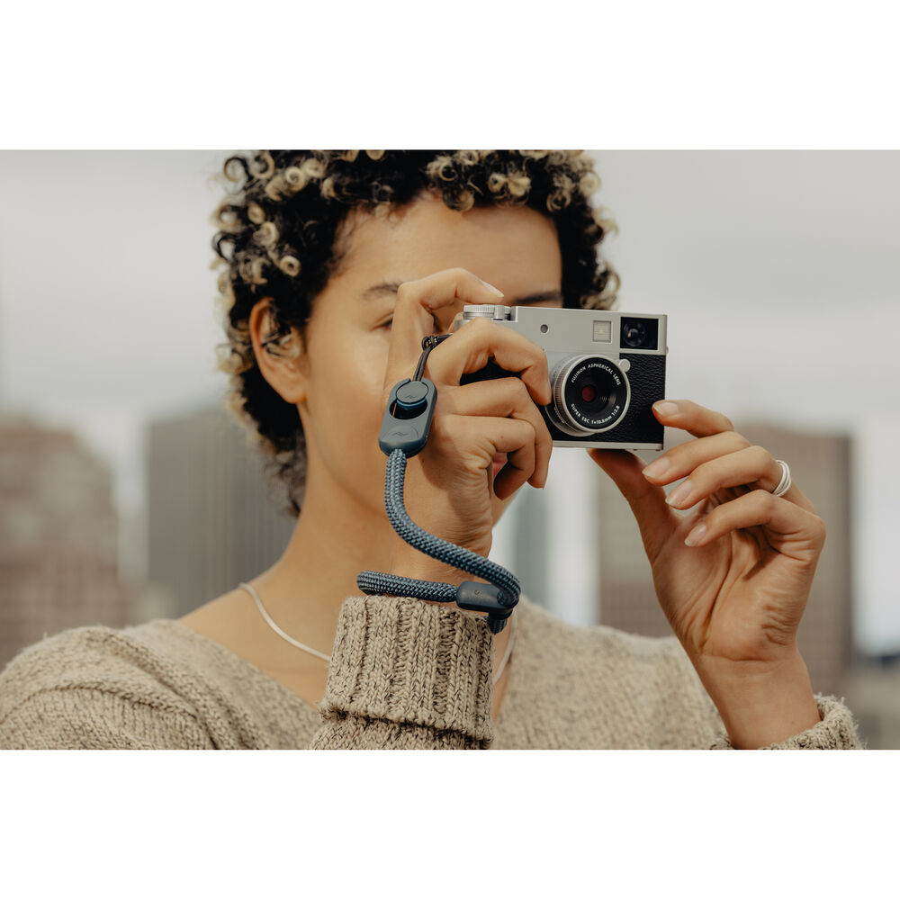 1026050_D.jpg - Peak Design Cuff Rope Camera Wrist Strap (Ocean) - Image 4