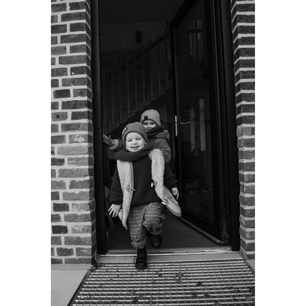 1026160_C.jpg - Sigma Fujifilm X Mount 15mm f/1.4 DC Contemporary Lens - Image 3