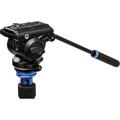 1019101_C.jpg - Benro A2883F Reverse-Folding Aluminum Travel Tripod with S4Pro Fluid Video Head - Image 2