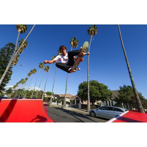 1021941_E.jpg - Canon RF-S 10-18mm f/4.5-6.3 IS STM Lens - Image 5