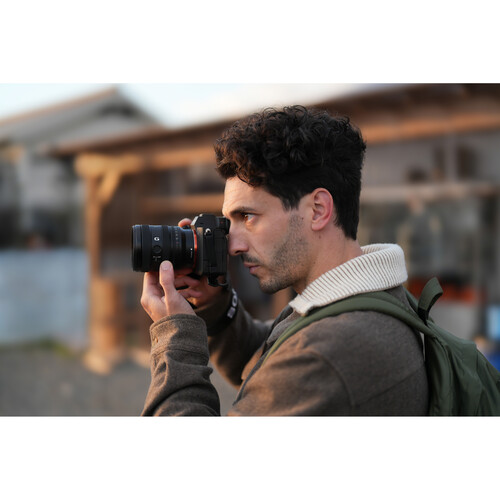 1022441_A.jpg - Sony FE 24-50mm f/2.8 G Lens - Image 1