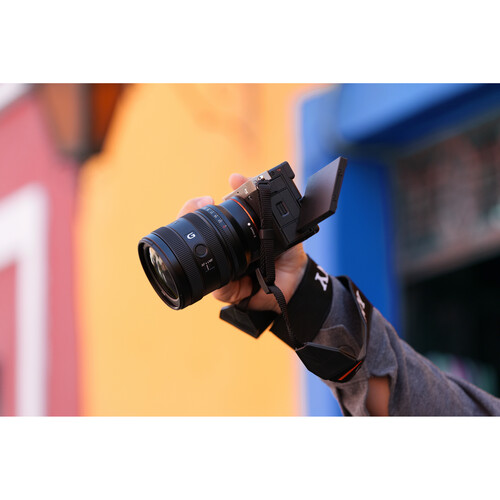 1022441_D.jpg - Sony FE 24-50mm f/2.8 G Lens - Image 4