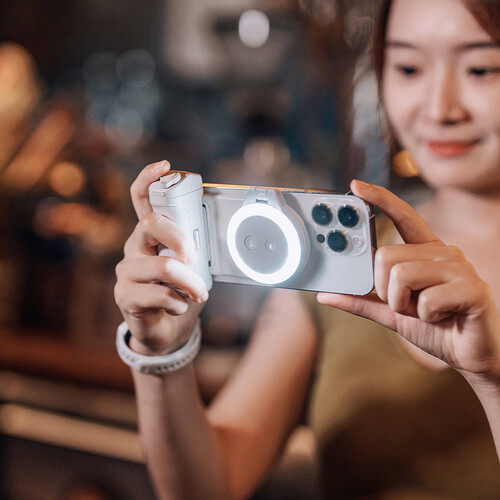 1024431_A.jpg - PGYTECH MagGlow Phone Fill Light (Classic Black) - Image 1