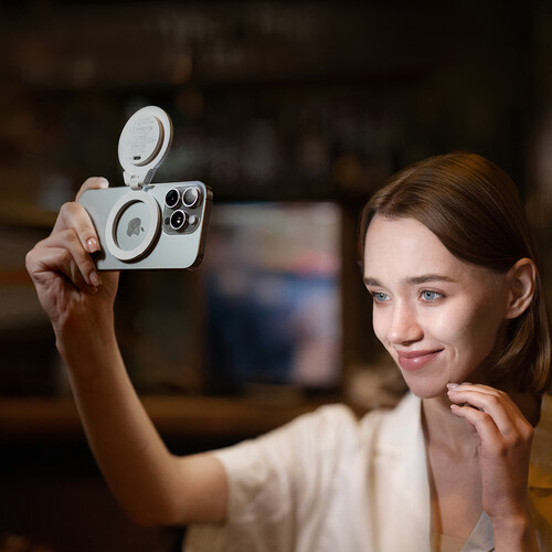 1024431_D.jpg - PGYTECH MagGlow Phone Fill Light (Classic Black) - Image 4