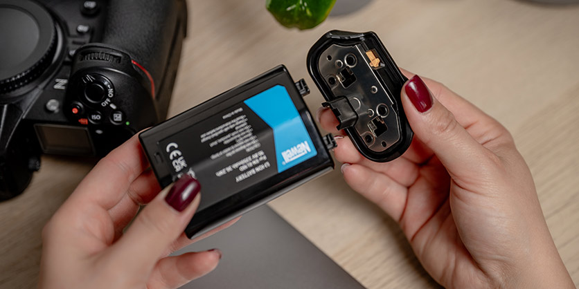 1024641_A.jpg - Newell BL-7 Battery Chamber Cover Nikon - Image 1