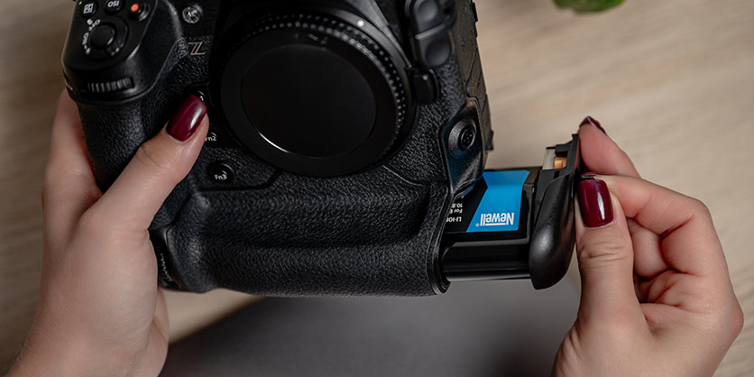 1024641_B.jpg - Newell BL-7 Battery Chamber Cover Nikon - Thumbnail 2