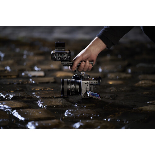 1024821_E.jpg - Sony FX2 Digital Cinema Camera with XLR Handle Unit - Image 5