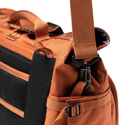 1026791_D.jpg - ThinkTank FocusPoint Crossbody Bag 8L Urban Rust - Image 4
