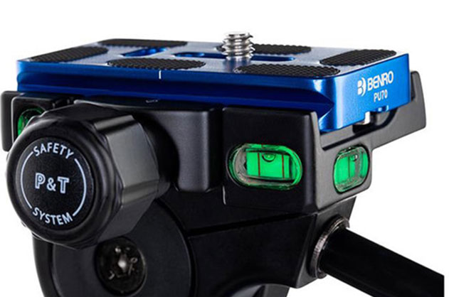 1015802_A.jpg - Benro HD2A 3-Way Panhead - Image 1