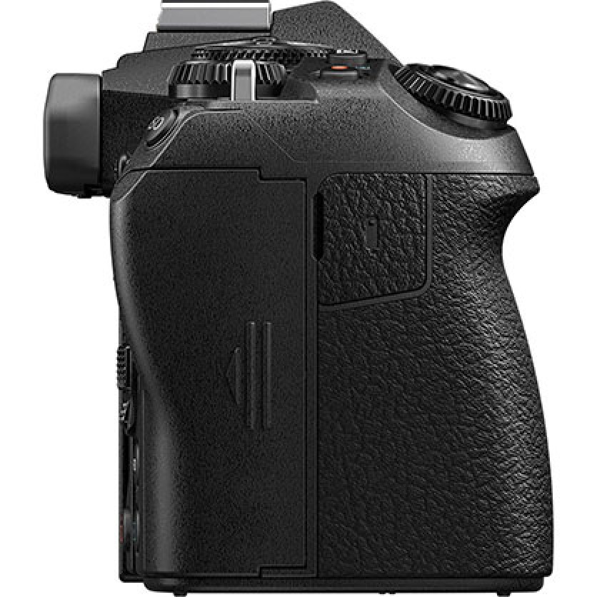 Olympus OM-D E-M1 Mark III Camera +12-40mm Black kit