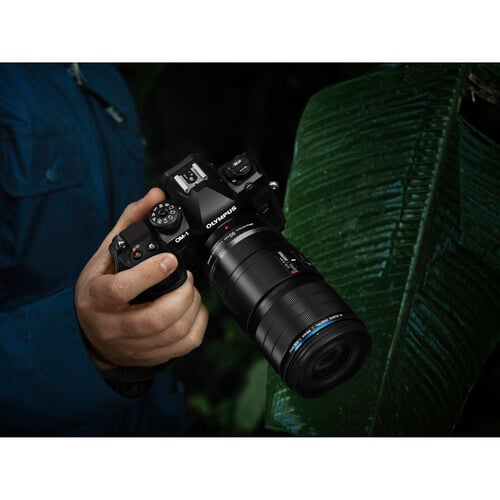 1020482_D.jpg - OM SYSTEM M.Zuiko Digital ED 90mm f/3.5 Macro IS PRO Lens  + Bonus $200 Cashback - Thumbnail 4