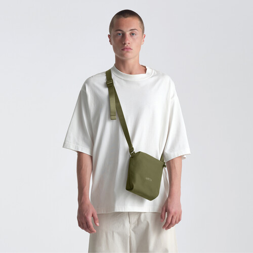 1023032_B.jpg - Urth Andesite Camera Pouch (Green, 2L) - Image 2