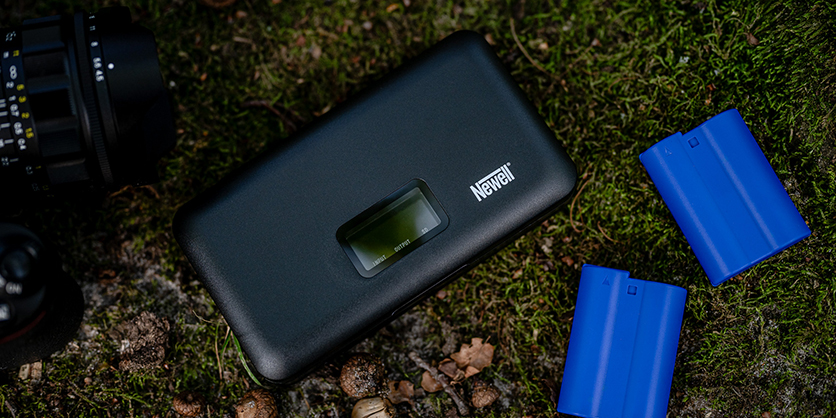 1023192_B.jpg - Newell LCD dual charger with power bank and SD card reader for Nikon EN-EL15 - Image 2