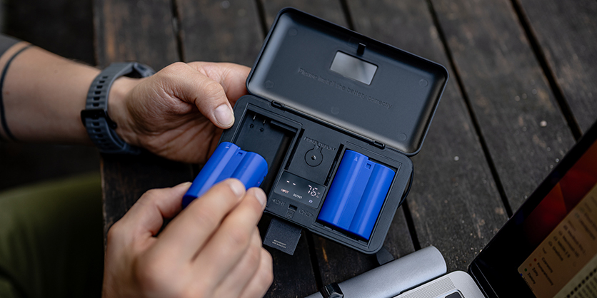 1023192_C.jpg - Newell LCD dual charger with power bank and SD card reader for Nikon EN-EL15 - Image 3