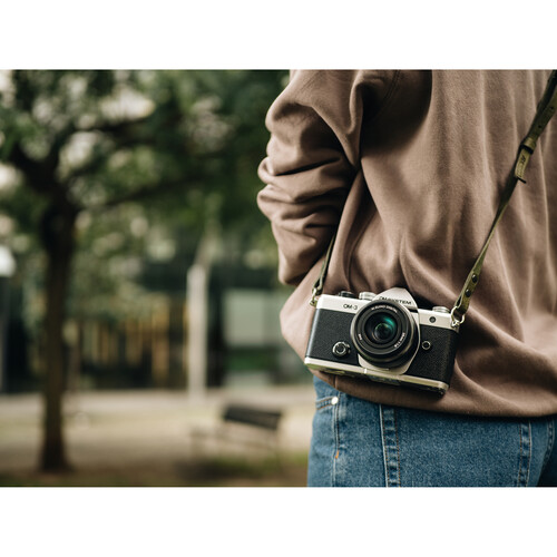 1024422_C.jpg - OM SYSTEM M.Zuiko Digital 25mm f/1.8 II Lens (Micro Four Thirds) - Image 3