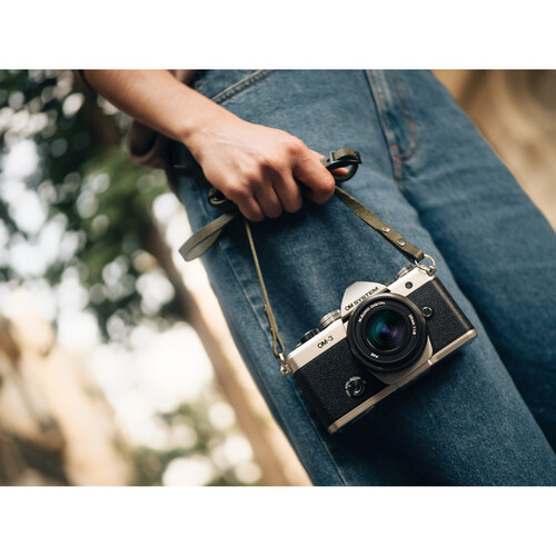 1024422_D.jpg - OM SYSTEM M.Zuiko Digital 25mm f/1.8 II Lens (Micro Four Thirds) - Image 4