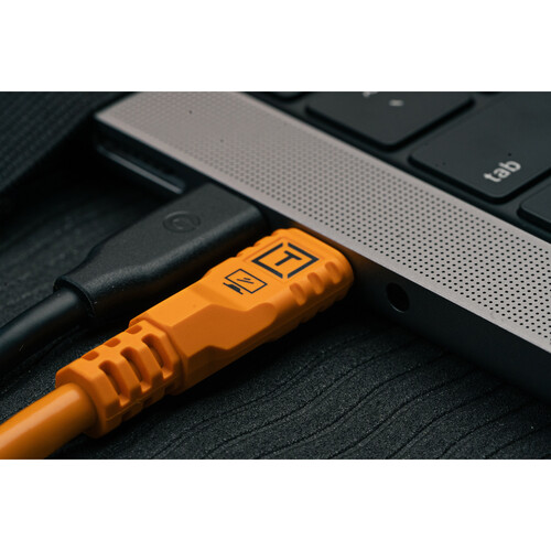 1024442_A.jpg - Tether Tools TetherPro Optima USB-C Cable 4.6m Non-Reflective Orange Straight