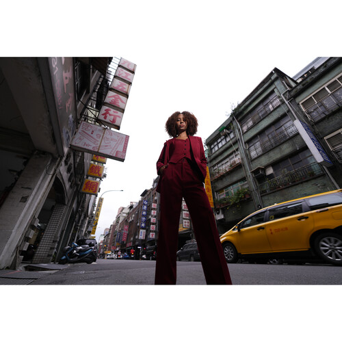 1024482_E.jpg - Sony FE 16mm f/1.8 G Lens - Image 5