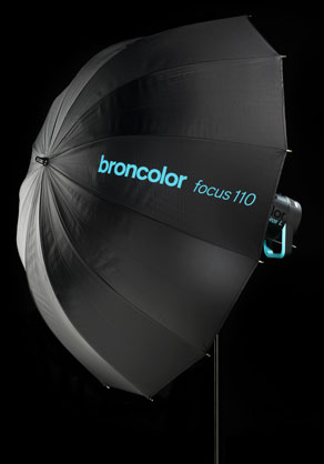 1012423_A.jpg - Bron Focus 110cm Umbrella Silver/Black - Image 1