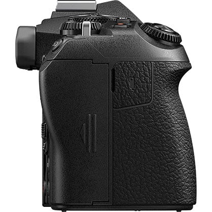 1015923_D.jpg - Olympus OM-D E-M1 Mark III Camera + 12-100mm Black Kit - Image 4