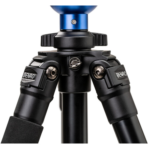 1021623_D.jpg - Benro Aluminum Tripod with S2 PRO 60mm Flat Base Video Head - Image 4