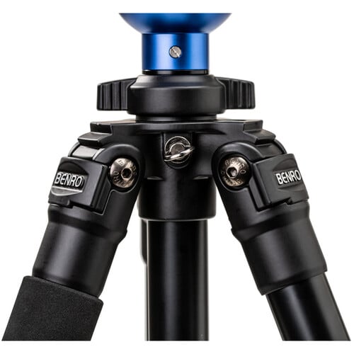 1021623_D.jpg - Benro Aluminum Tripod with S2 PRO 60mm Flat Base Video Head - Image 4