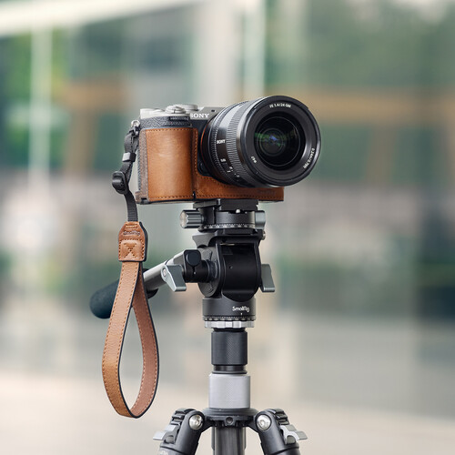 1024403_C.jpg - SmallRig Leather Half Case with Strap for Sony a7C II / a7CR (Brown) 5015 - Thumbnail 3