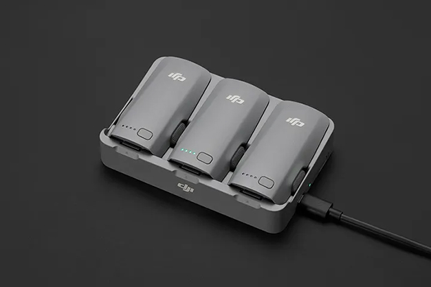 1025783_A.jpg - DJI Neo 2 Two-way charging hub - Image 1