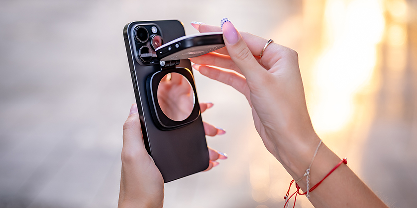 1025983_C.jpg - Newell Bella MagSafe LED Light / Mirror - Image 3