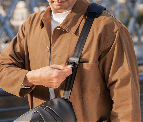 1023084_B.jpg - PGYTECH OneGo Solo Sling Bag V2 (Obsidian, 4L) - Image 2