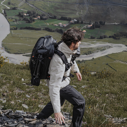 1023984_B.jpg - PGYTECH OnePro Focux Backpack (Space Black, 35L) - Image 2