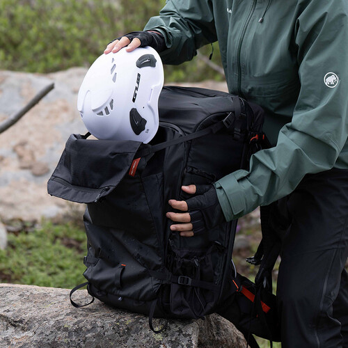 1023984_C.jpg - PGYTECH OnePro Focux Backpack (Space Black, 35L) - Image 3