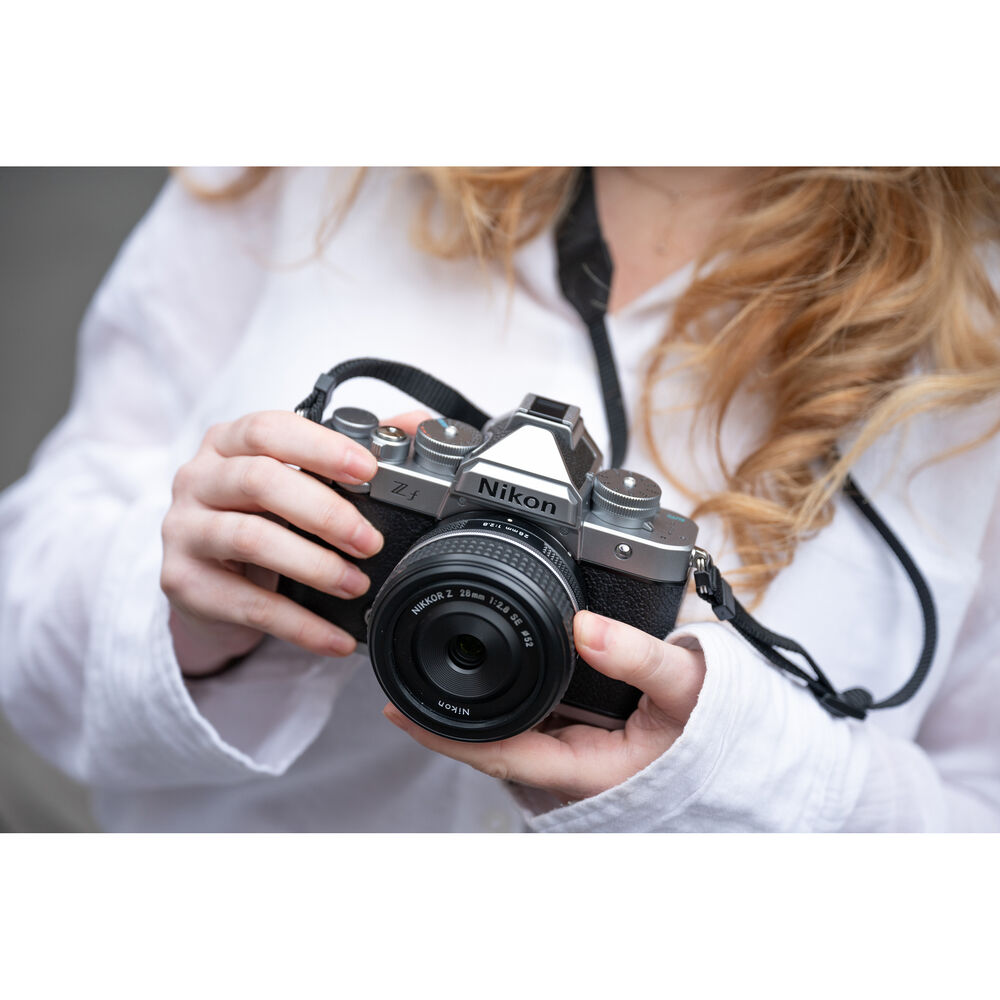 1026034_D.jpg - Nikon Zf Mirrorless Camera with 40mm SE Lens - Image 4