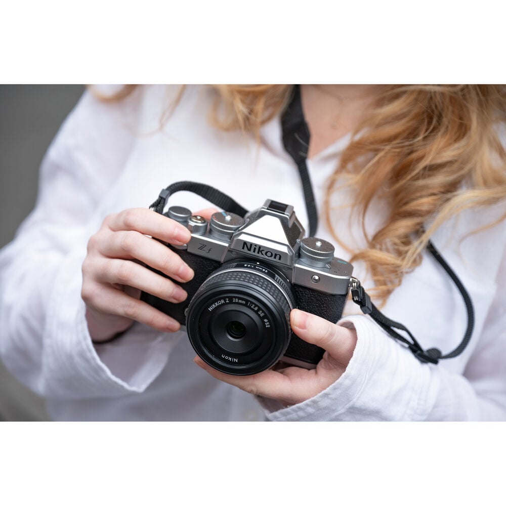 1026034_D.jpg - Nikon Zf Mirrorless Camera with 40mm SE Lens - Image 4