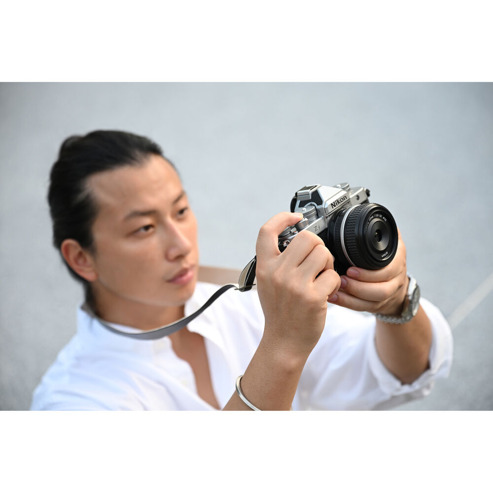 1026034_E.jpg - Nikon Zf Mirrorless Camera with 40mm SE Lens - Image 5