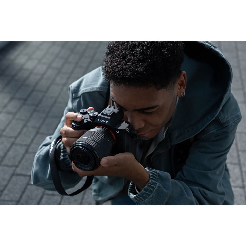 1026104_B.jpg - Sony FE 28-70mm f/3.5-5.6 OSS II Lens - Thumbnail 2