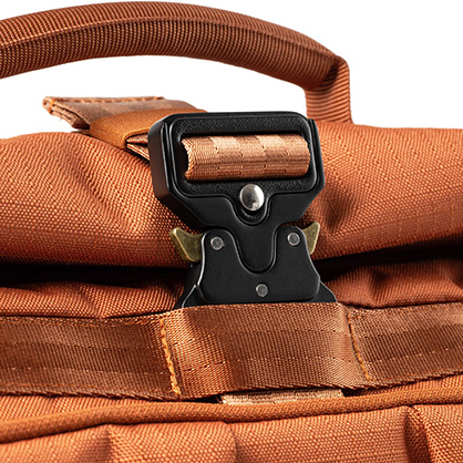 1026794_E.jpg - ThinkTank FocusPoint Crossbody Bag 13L Urban Rust - Image 5