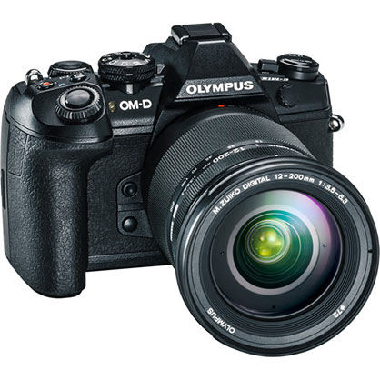 1015815_A.jpg - Olympus E-M1 II Black + 12-200mm kit