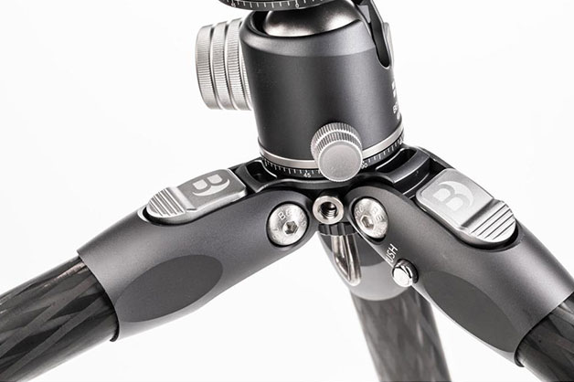 1015985_A.jpg - Benro Tortoise Columnless Carbon Fiber Zero Series Tripod with GX25 Ball Head - Image 1
